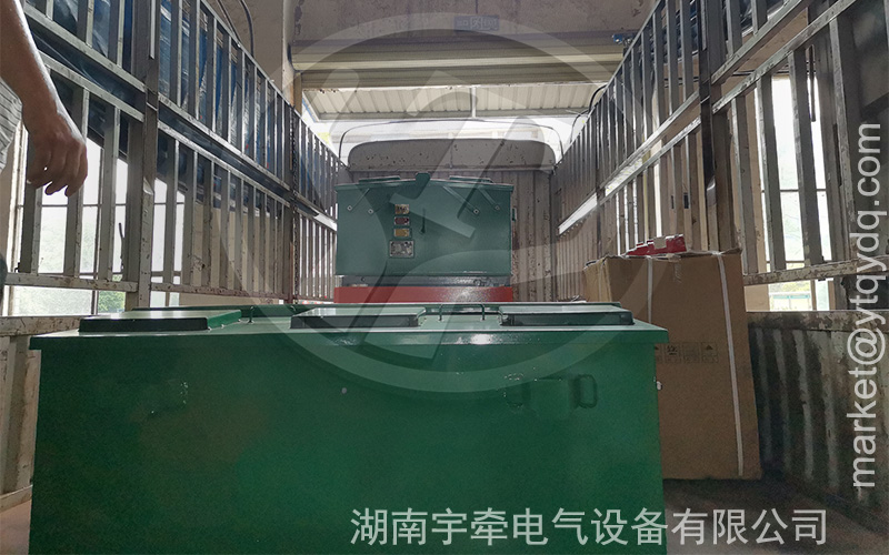 5噸防爆電機(jī)車(chē)發(fā)貨 3.jpg