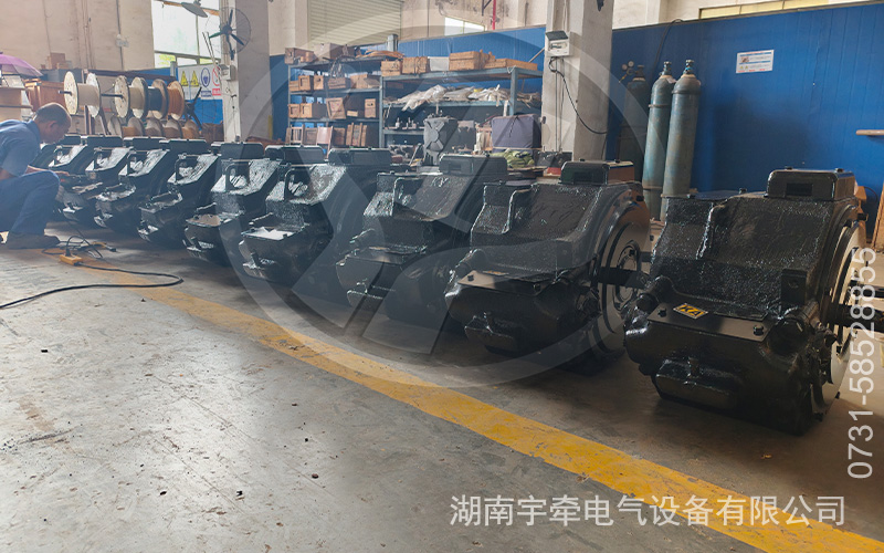 ZQ-21礦用直流牽引電機發(fā)貨 1.jpg